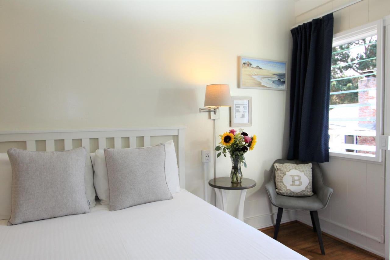 Lamp Lighter Inn And Sunset Suites Carmel-by-the-Sea Exterior photo
