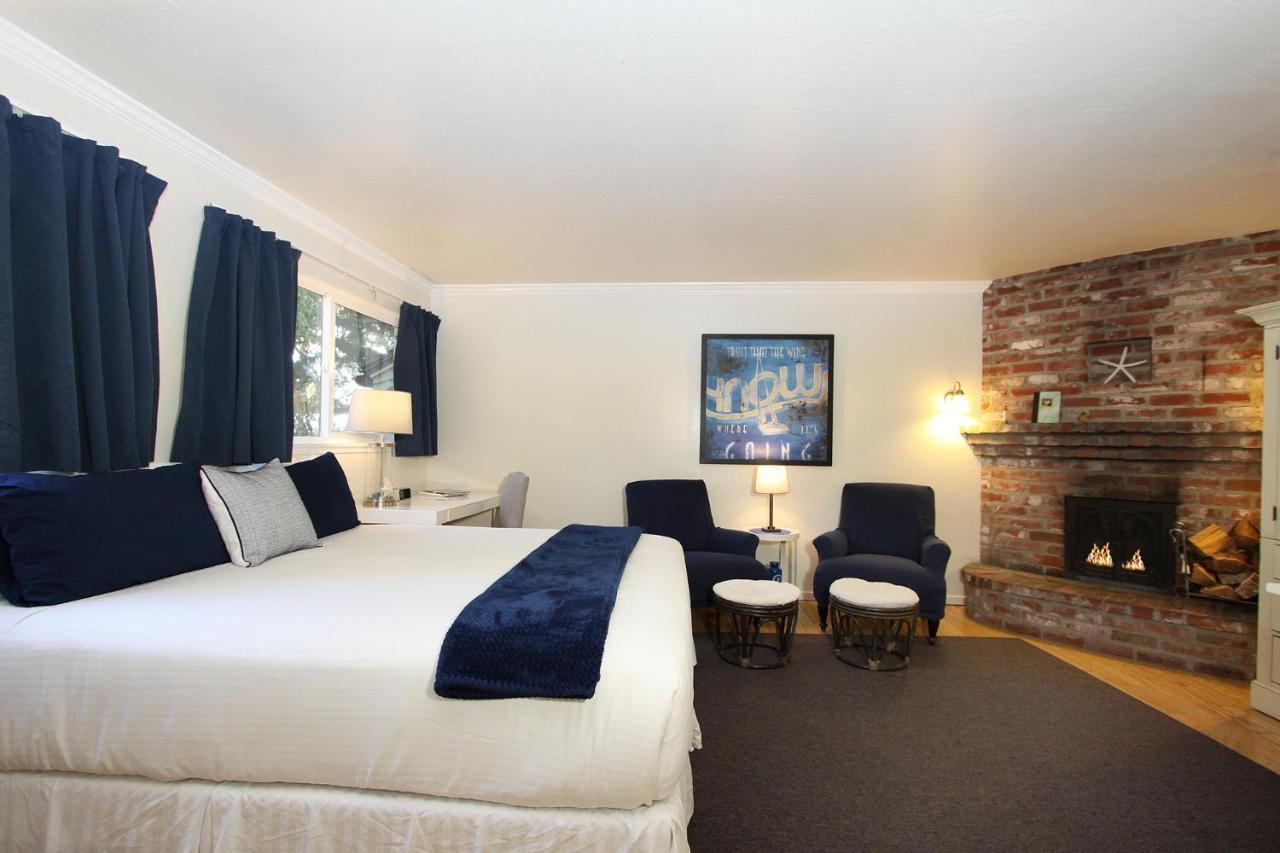 Lamp Lighter Inn And Sunset Suites Carmel-by-the-Sea Exterior photo