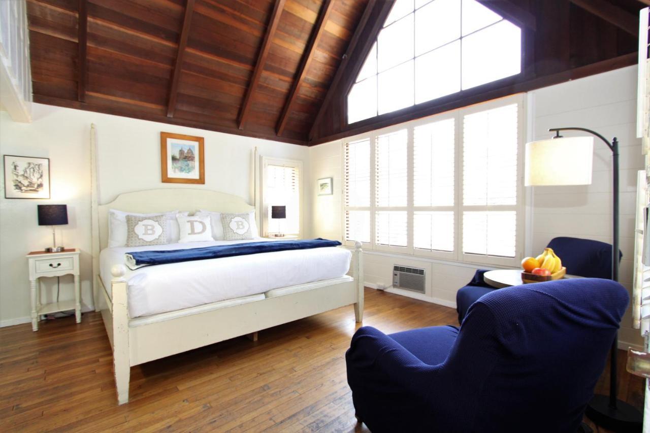 Lamp Lighter Inn And Sunset Suites Carmel-by-the-Sea Exterior photo